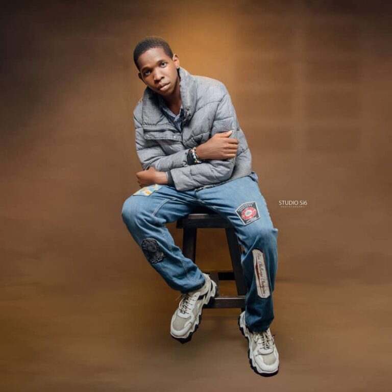 Cover Art For LISTEN: King Zillionaire releases new music “ALL I SEE”